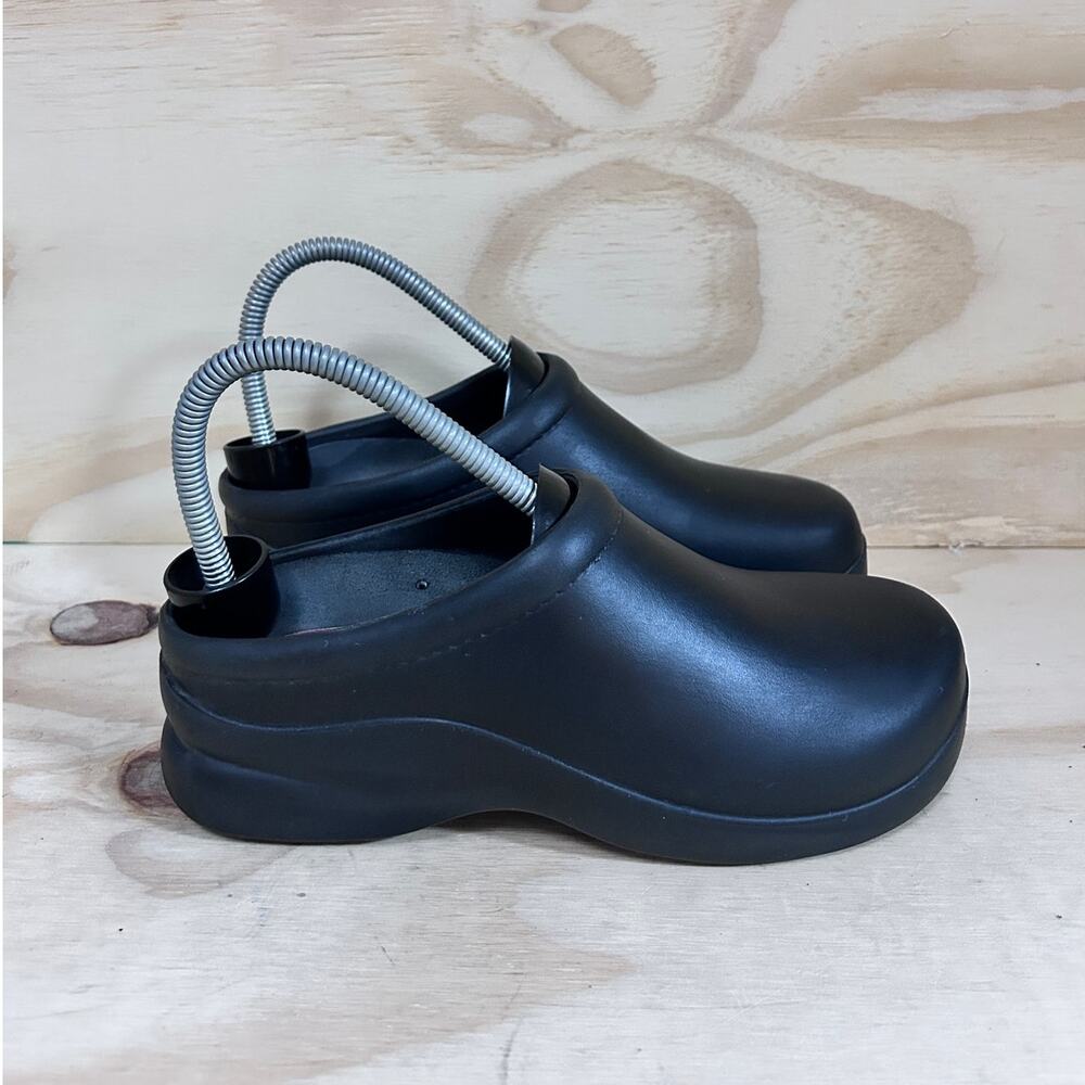 Klogs - Genuine Rubber - Clog Shoes - Black - Women's - 6